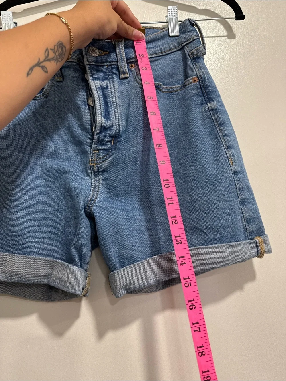 Old Navy Medium Blue Rolled-Hem Jean Shorts Jorts